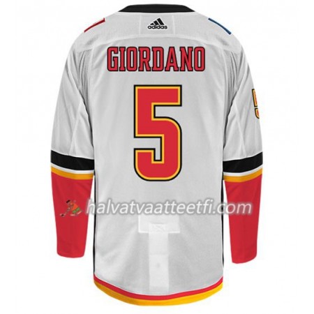 Miesten NHL Calgary Flames Pelipaita MARK GIORDANO 5 Adidas Valkoinen Authentic Miesten NHL Calgary Flames Pelipaita MARK GIORDANO 5 Adidas Valkoinen Authentic